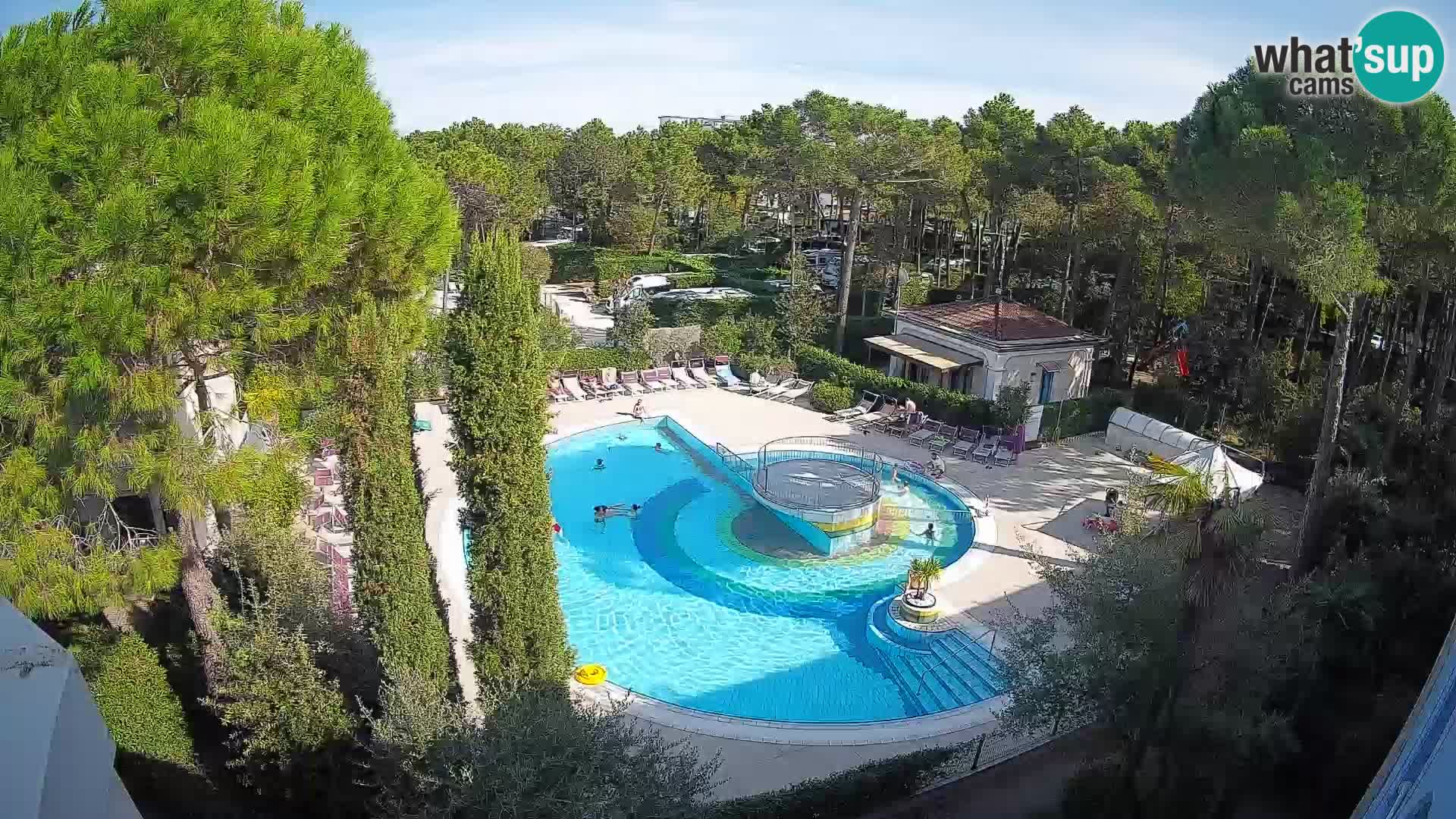 Villaggio Mare Blu bazen Spletna kamera V živo Bibione Pineda – Italija