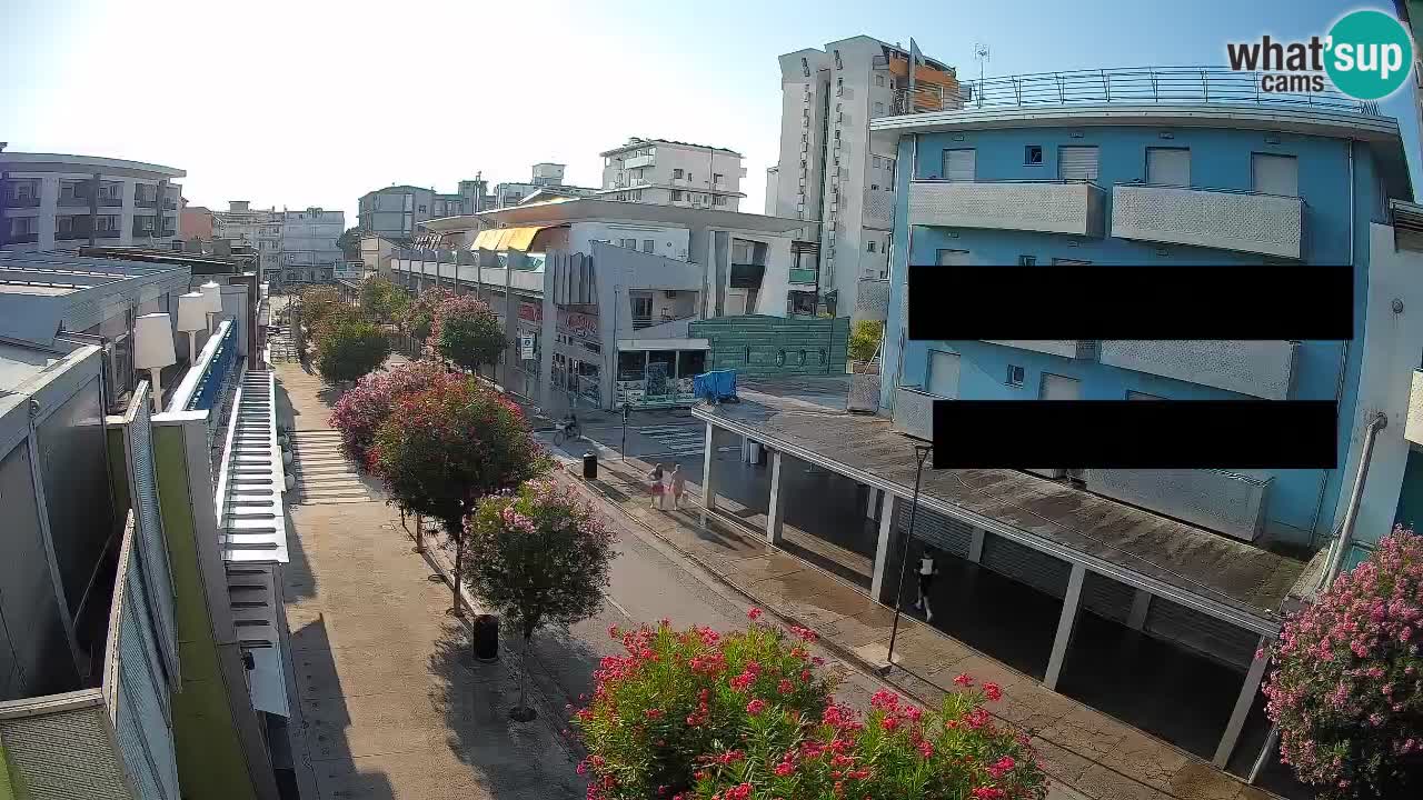 Spletna kamera Bibione Peš cona – Viale delle Costellazioni v živo