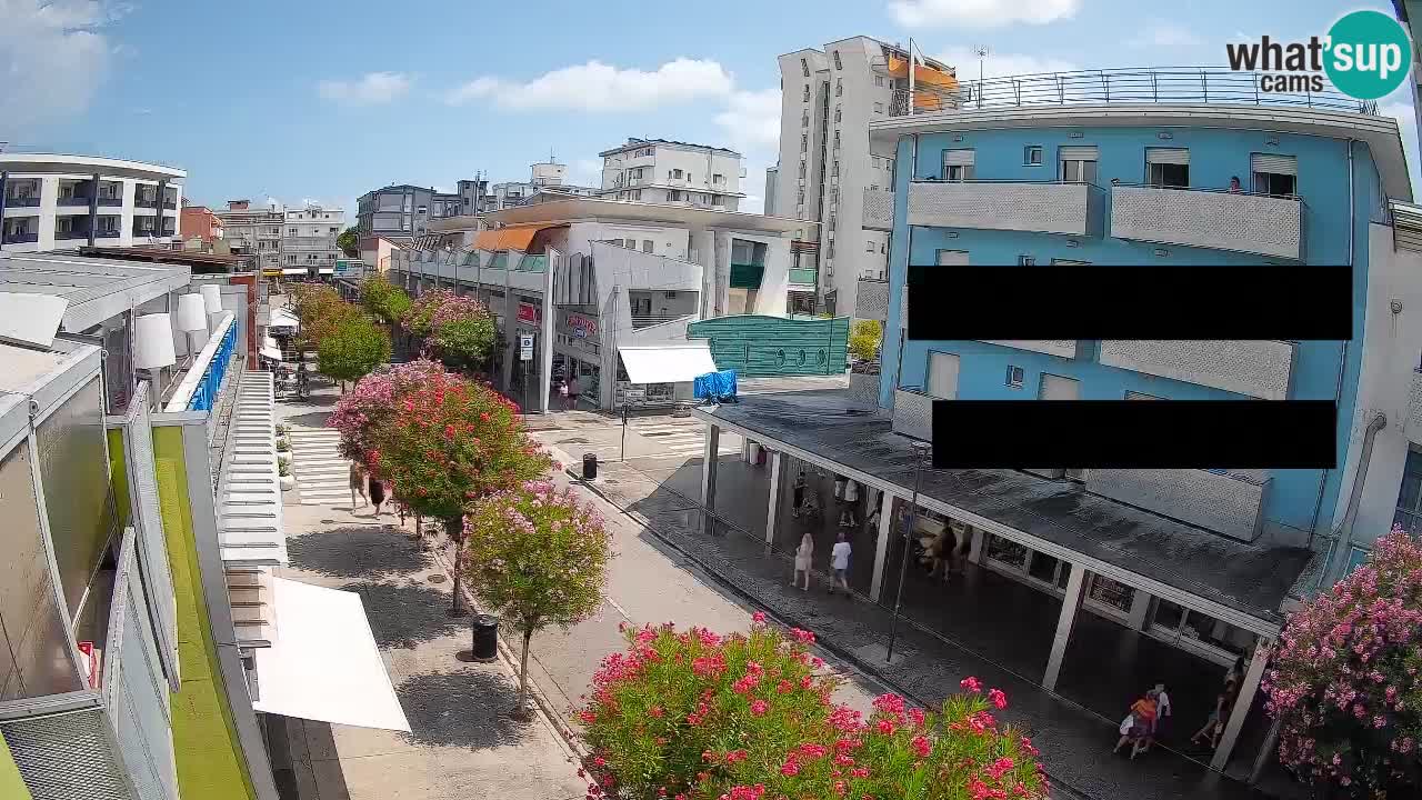 Spletna kamera Bibione Peš cona – Viale delle Costellazioni v živo