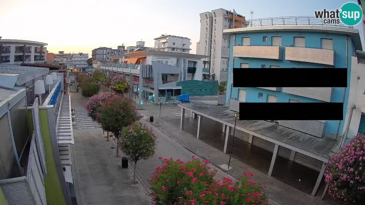 Web kamera Bibione Šetnica – Viale delle Costellazioni uživo