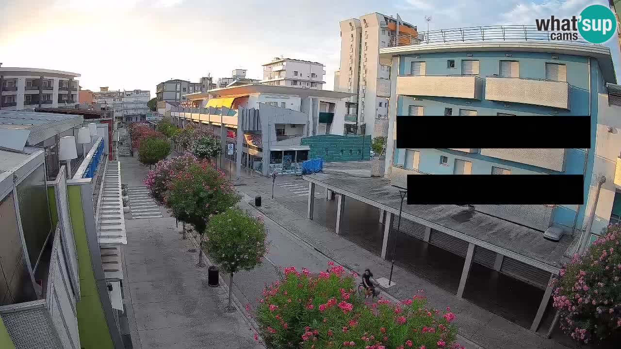 Bibione Fußgängerzone Webcam – Viale delle Costellazioni live