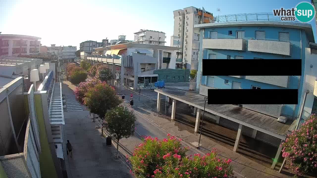 Spletna kamera Bibione Peš cona – Viale delle Costellazioni v živo