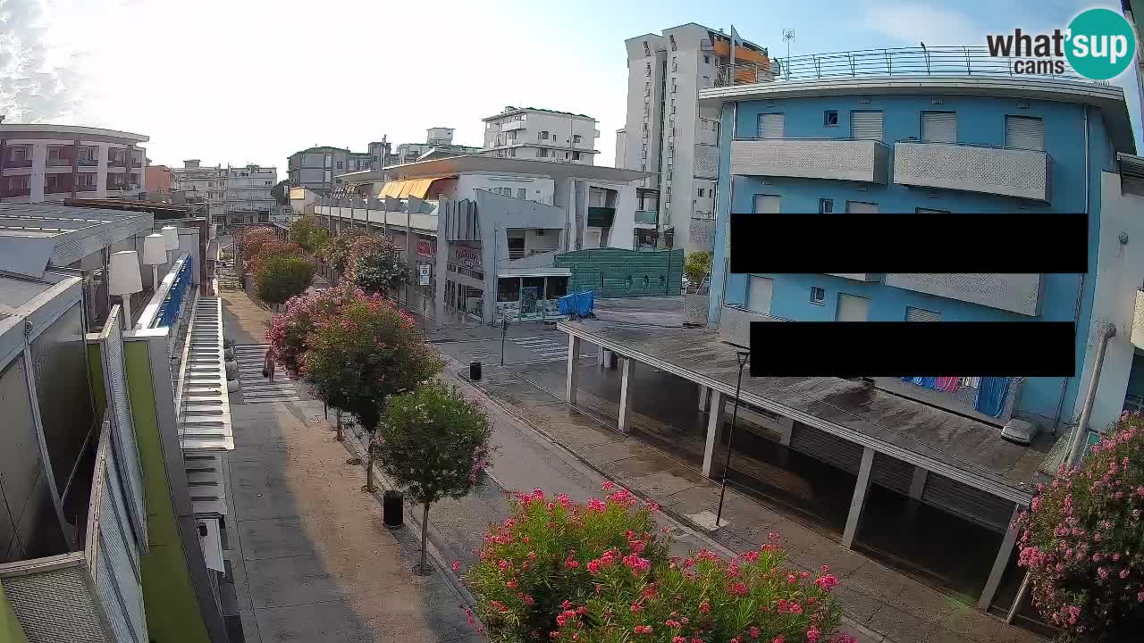 Spletna kamera Bibione Peš cona – Viale delle Costellazioni v živo