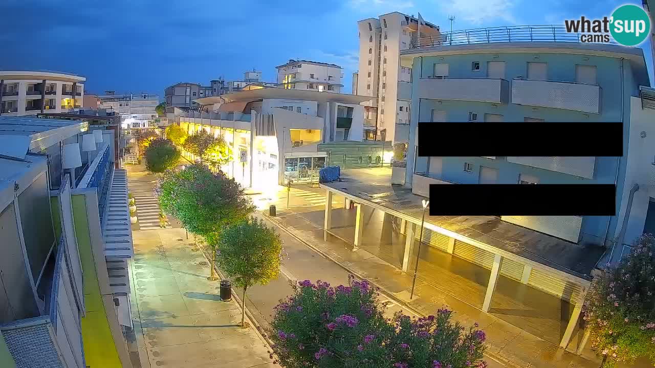 Spletna kamera Bibione Peš cona – Viale delle Costellazioni v živo
