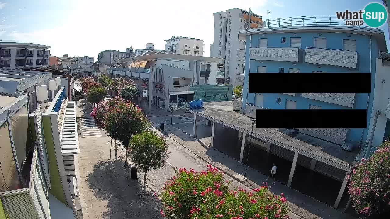 Spletna kamera Bibione Peš cona – Viale delle Costellazioni v živo