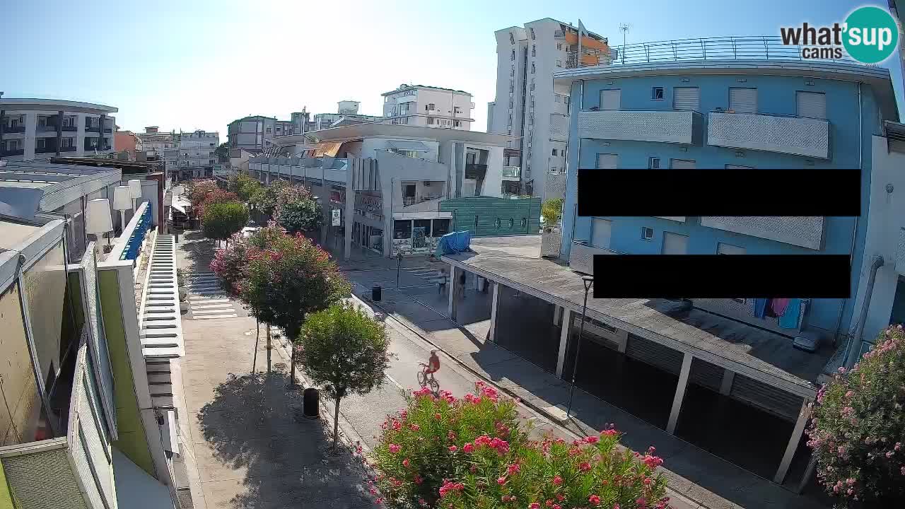 Spletna kamera Bibione Peš cona – Viale delle Costellazioni v živo