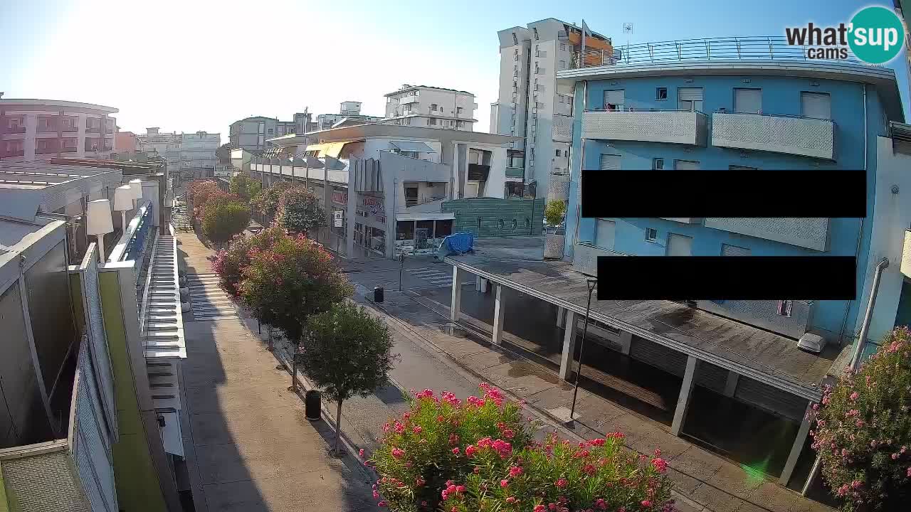 Spletna kamera Bibione Peš cona – Viale delle Costellazioni v živo