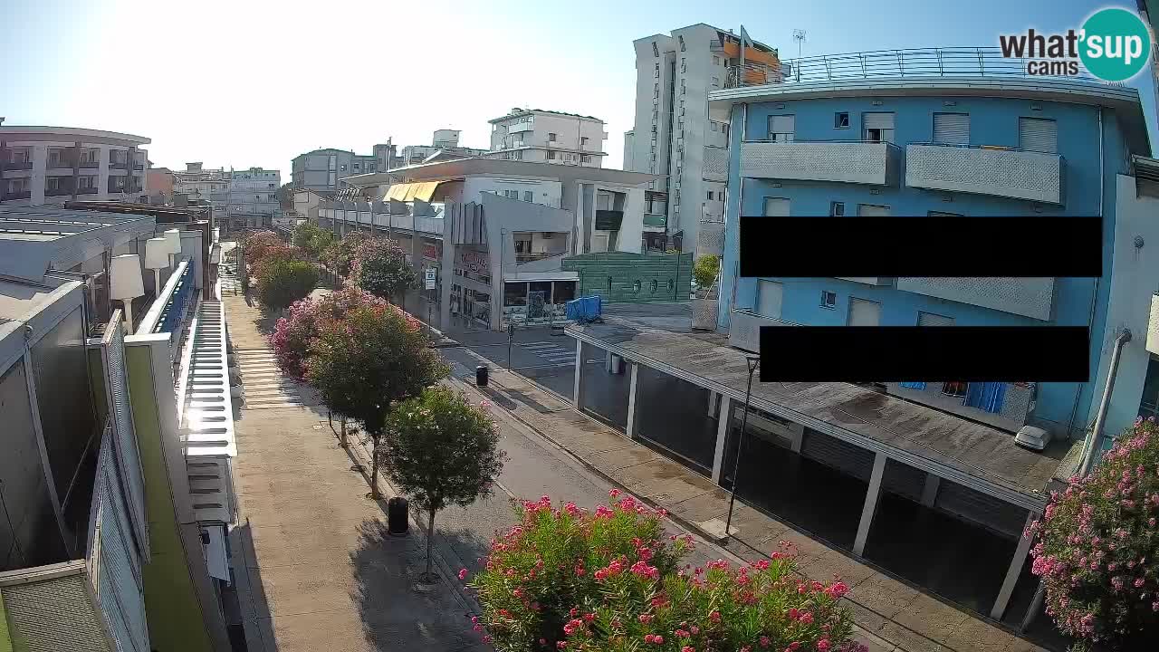 Spletna kamera Bibione Peš cona – Viale delle Costellazioni v živo