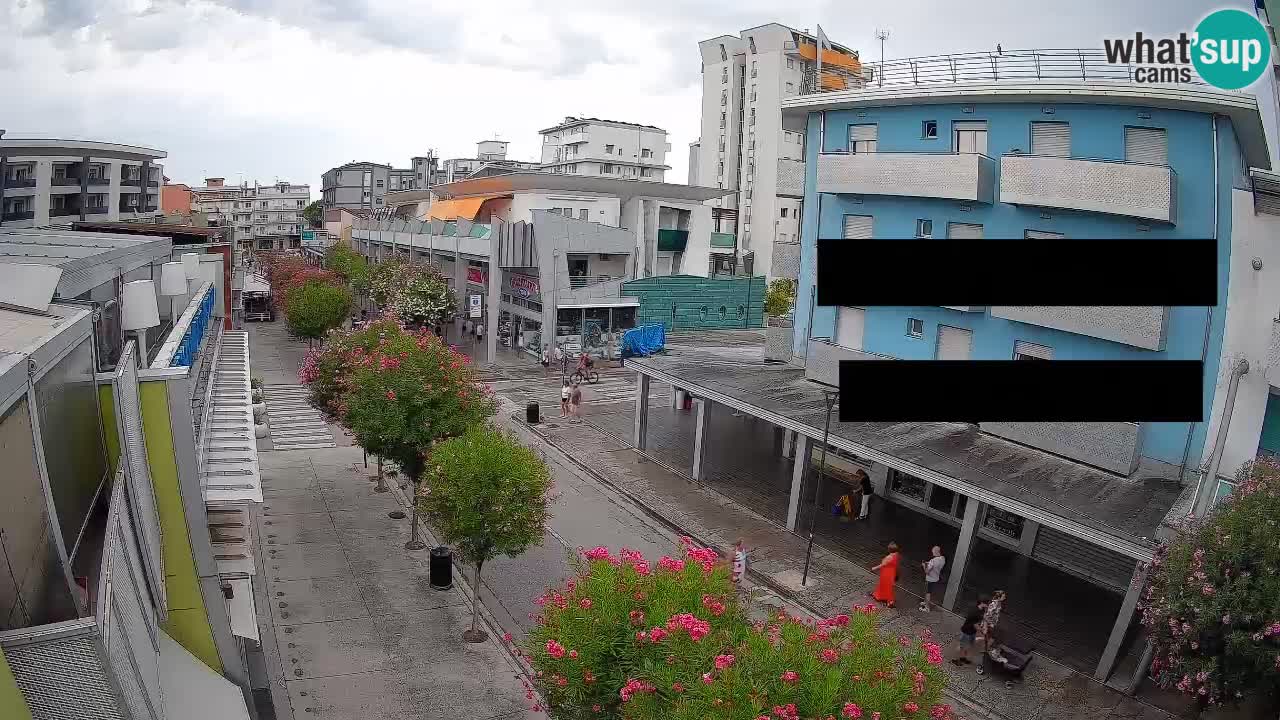 Spletna kamera Bibione Peš cona – Viale delle Costellazioni v živo