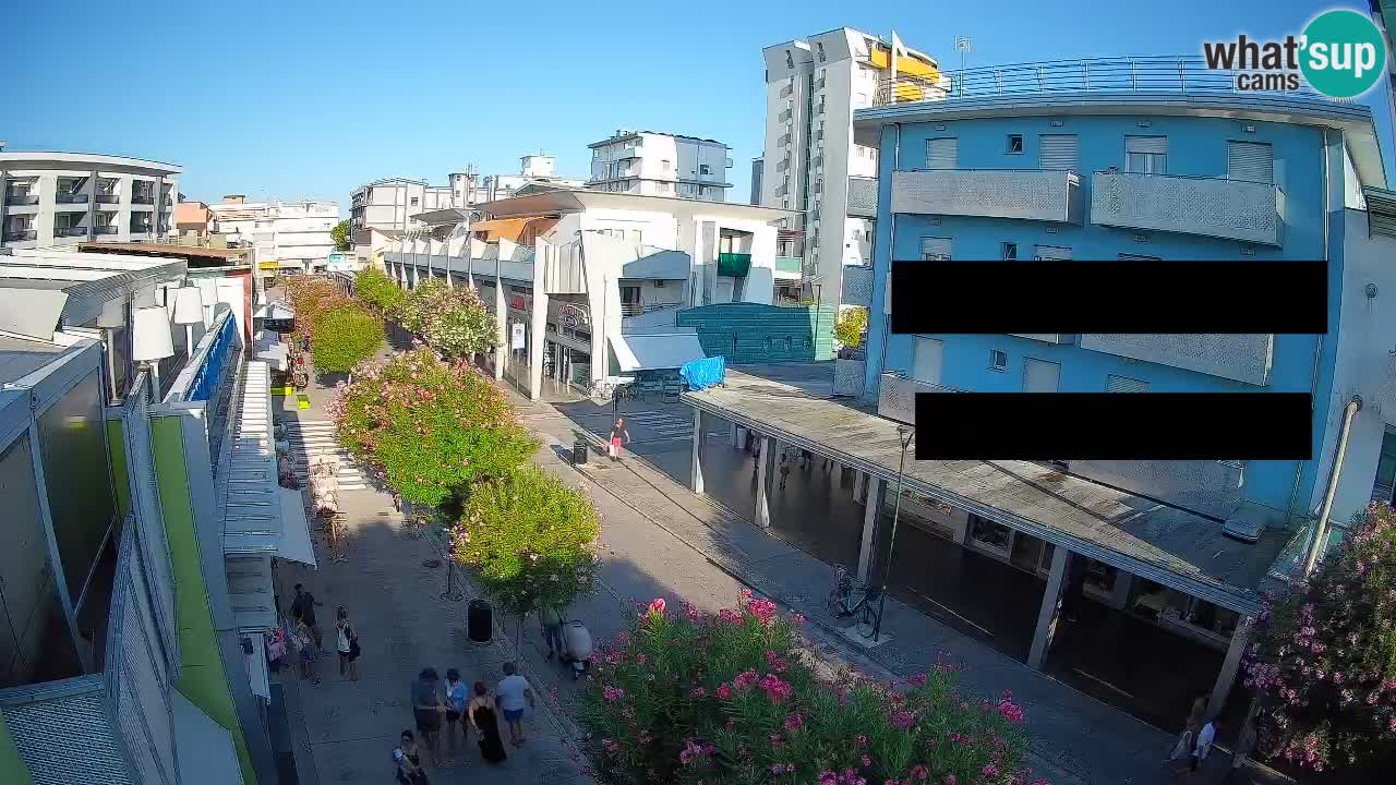 Spletna kamera Bibione Peš cona – Viale delle Costellazioni v živo