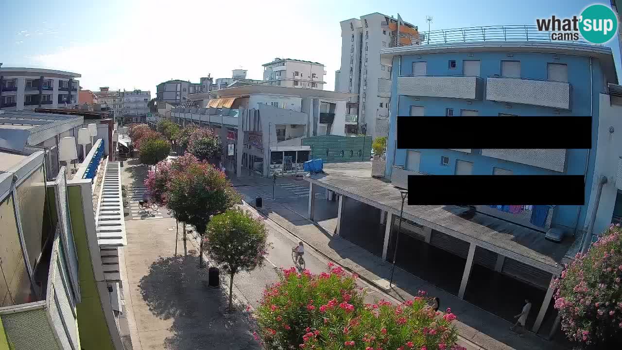 Spletna kamera Bibione Peš cona – Viale delle Costellazioni v živo