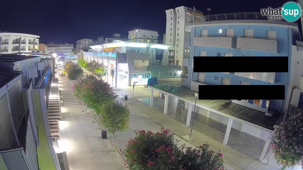 Spletna kamera Bibione Peš cona – Viale delle Costellazioni v živo