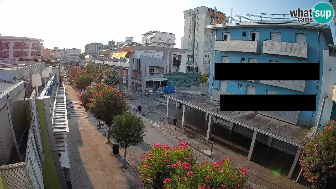 Spletna kamera Bibione Peš cona – Viale delle Costellazioni v živo