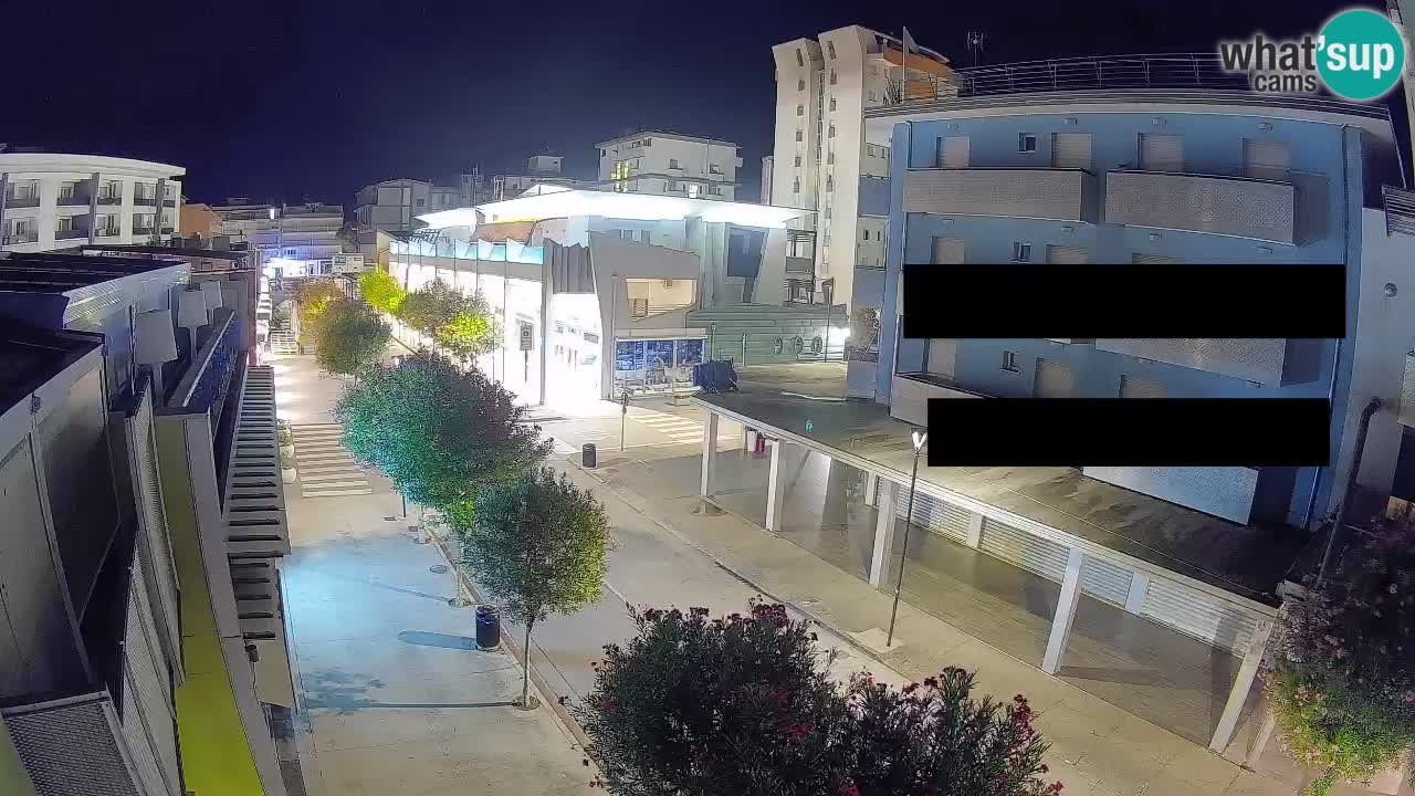 Spletna kamera Bibione Peš cona – Viale delle Costellazioni v živo