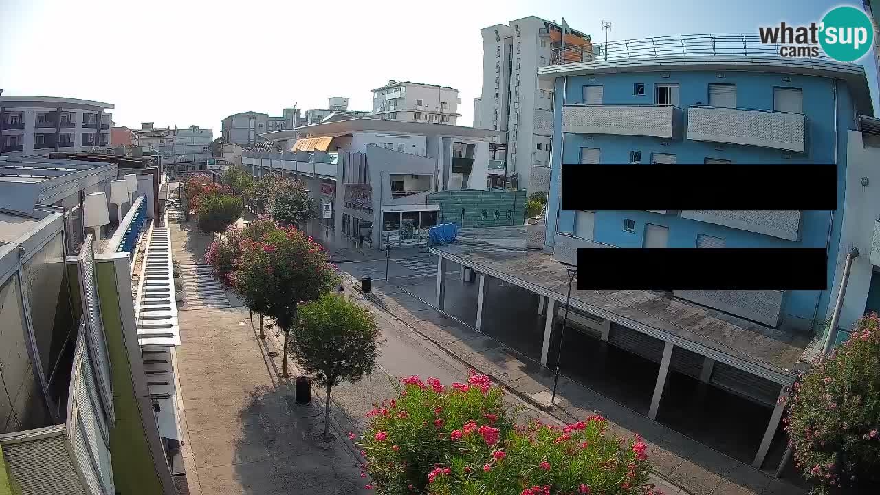 Spletna kamera Bibione Peš cona – Viale delle Costellazioni v živo