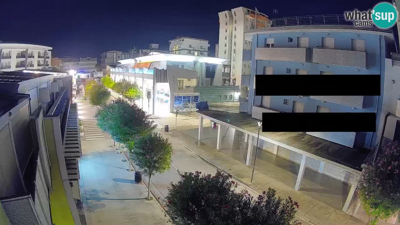 Spletna kamera Bibione Peš cona – Viale delle Costellazioni v živo
