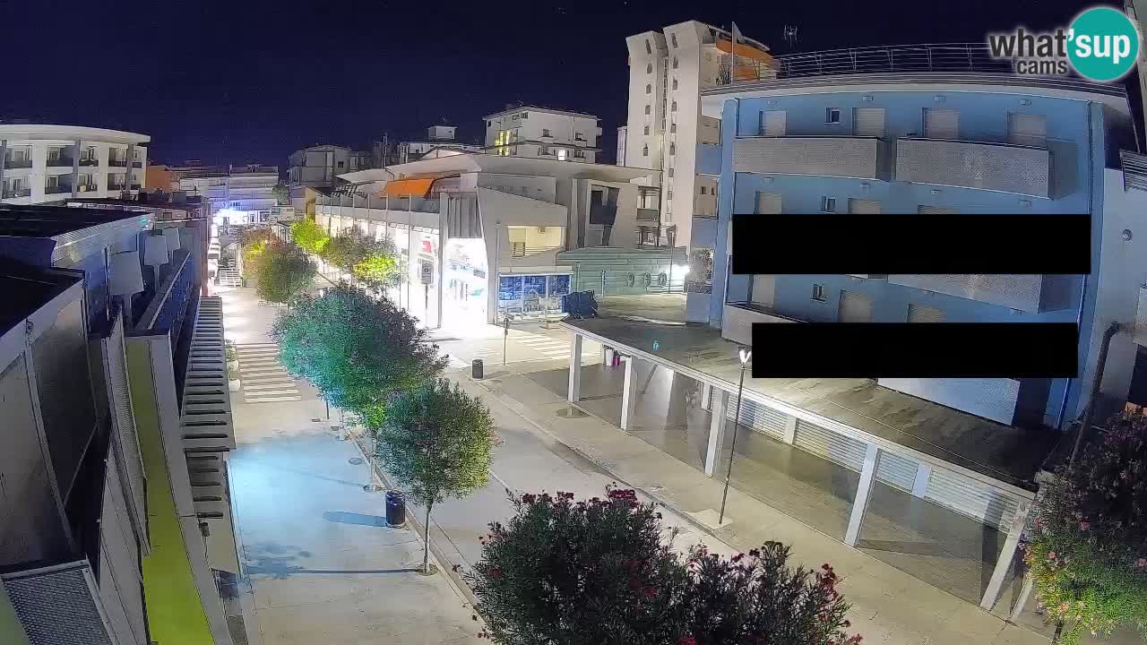 Spletna kamera Bibione Peš cona – Viale delle Costellazioni v živo