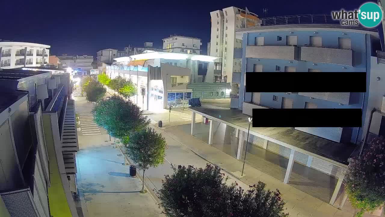 Spletna kamera Bibione Peš cona – Viale delle Costellazioni v živo