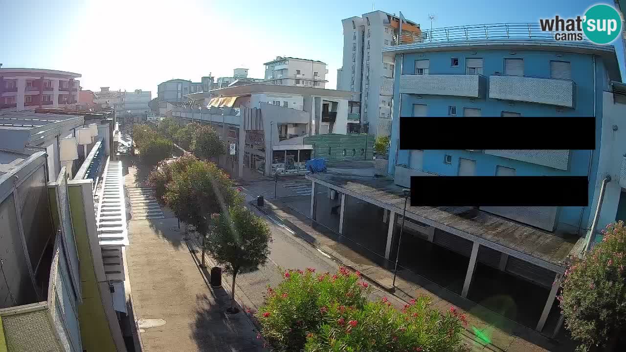 Spletna kamera Bibione Peš cona – Viale delle Costellazioni v živo
