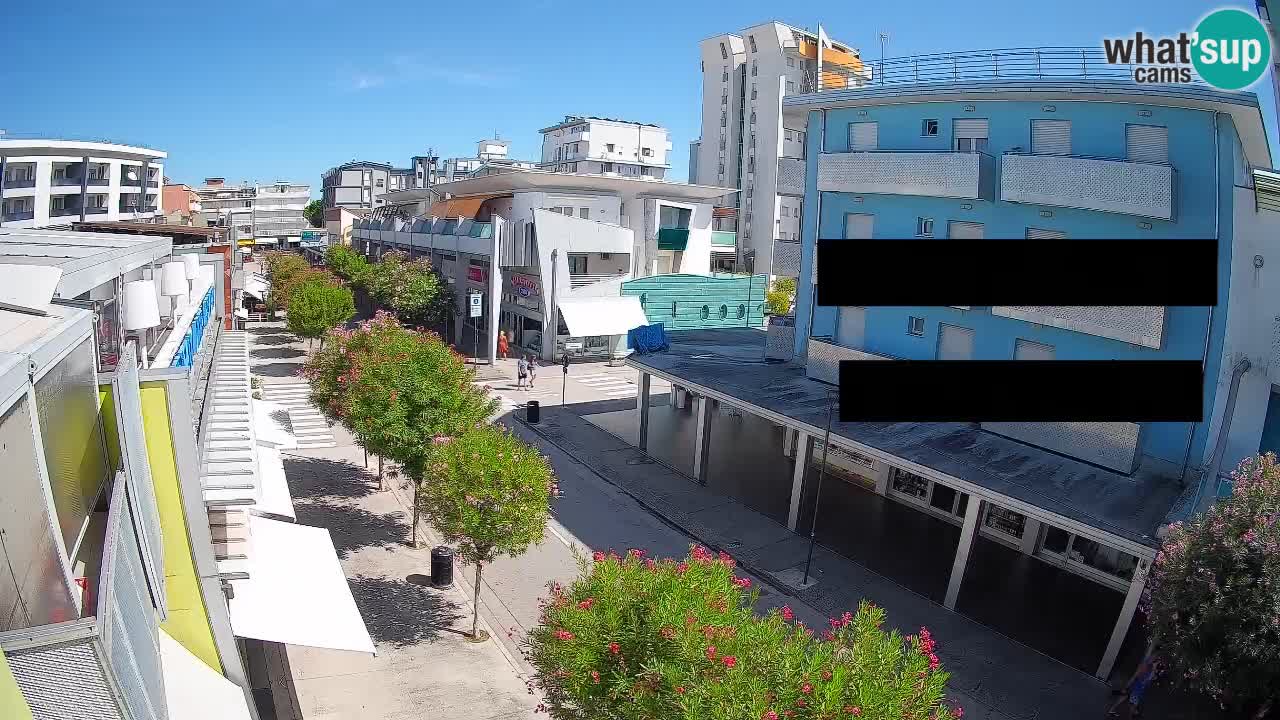 Spletna kamera Bibione Peš cona – Viale delle Costellazioni v živo