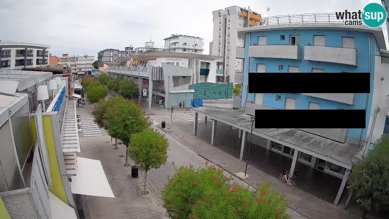 Spletna kamera Bibione Peš cona – Viale delle Costellazioni v živo