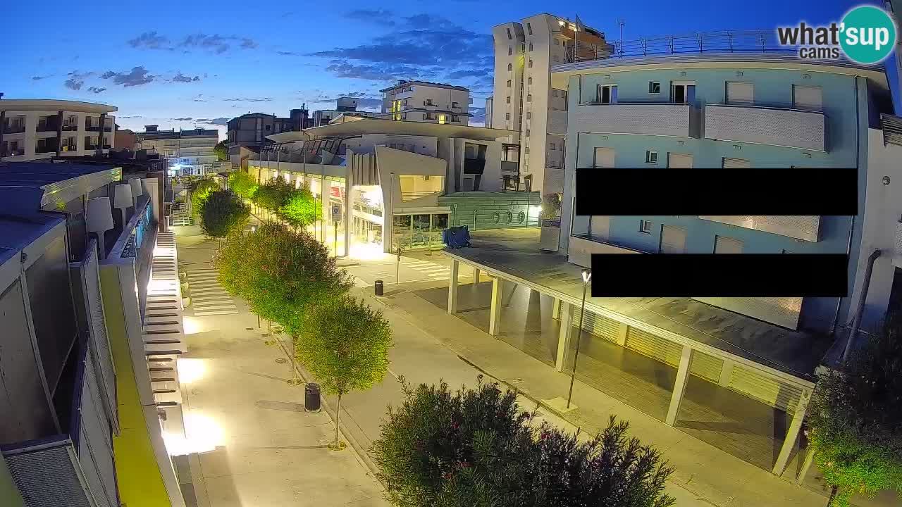 Web kamera Bibione Šetnica – Viale delle Costellazioni uživo