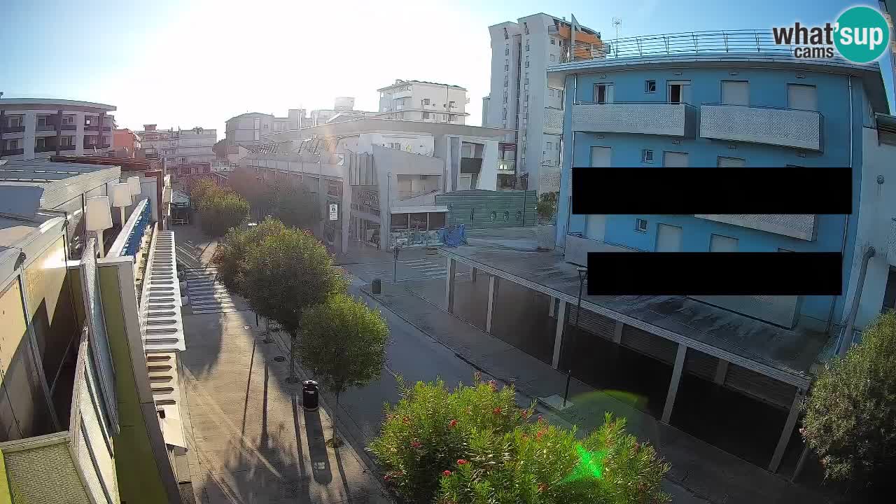 Spletna kamera Bibione Peš cona – Viale delle Costellazioni v živo
