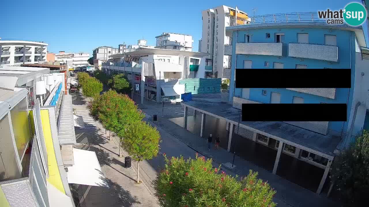 Spletna kamera Bibione Peš cona – Viale delle Costellazioni v živo