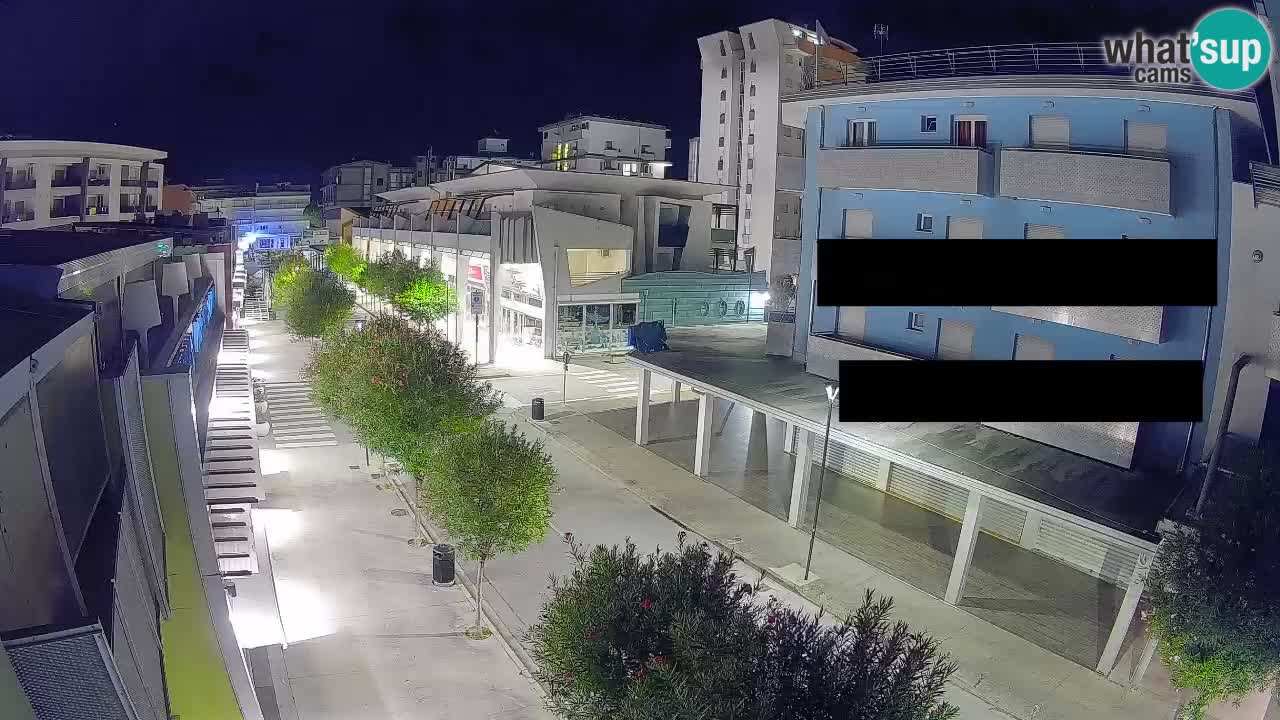 Spletna kamera Bibione Peš cona – Viale delle Costellazioni v živo