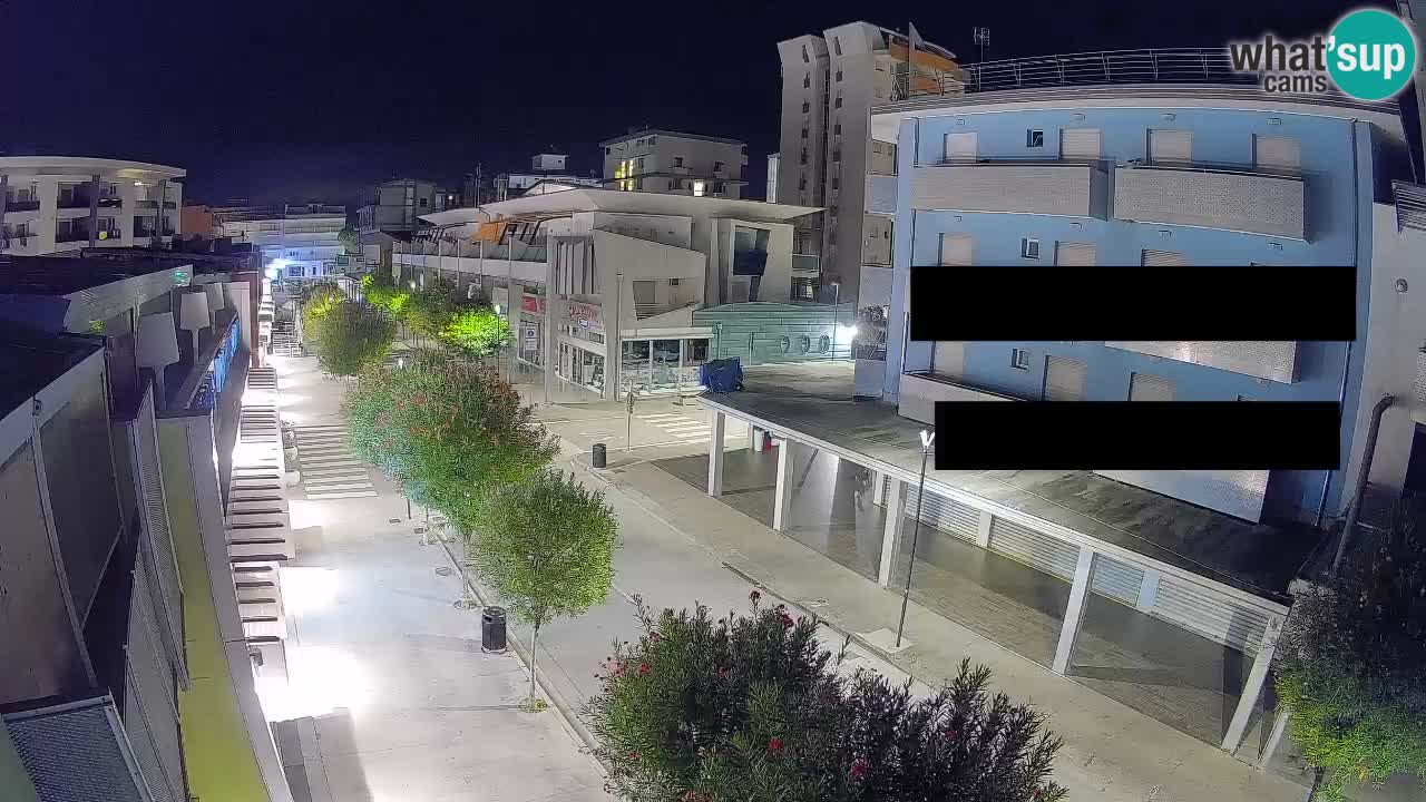 Spletna kamera Bibione Peš cona – Viale delle Costellazioni v živo