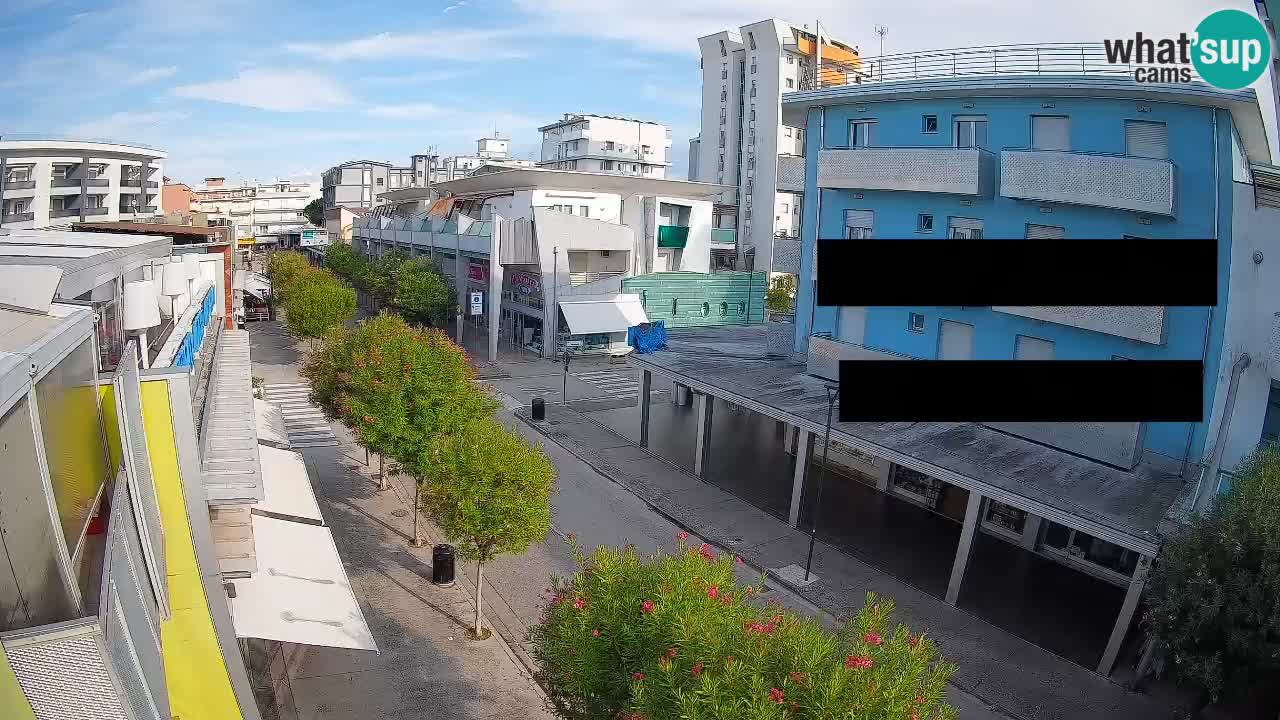 Spletna kamera Bibione Peš cona – Viale delle Costellazioni v živo