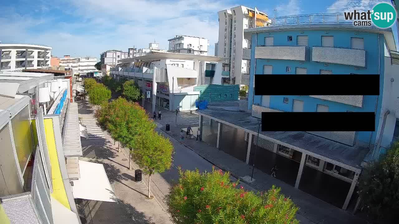 Spletna kamera Bibione Peš cona – Viale delle Costellazioni v živo