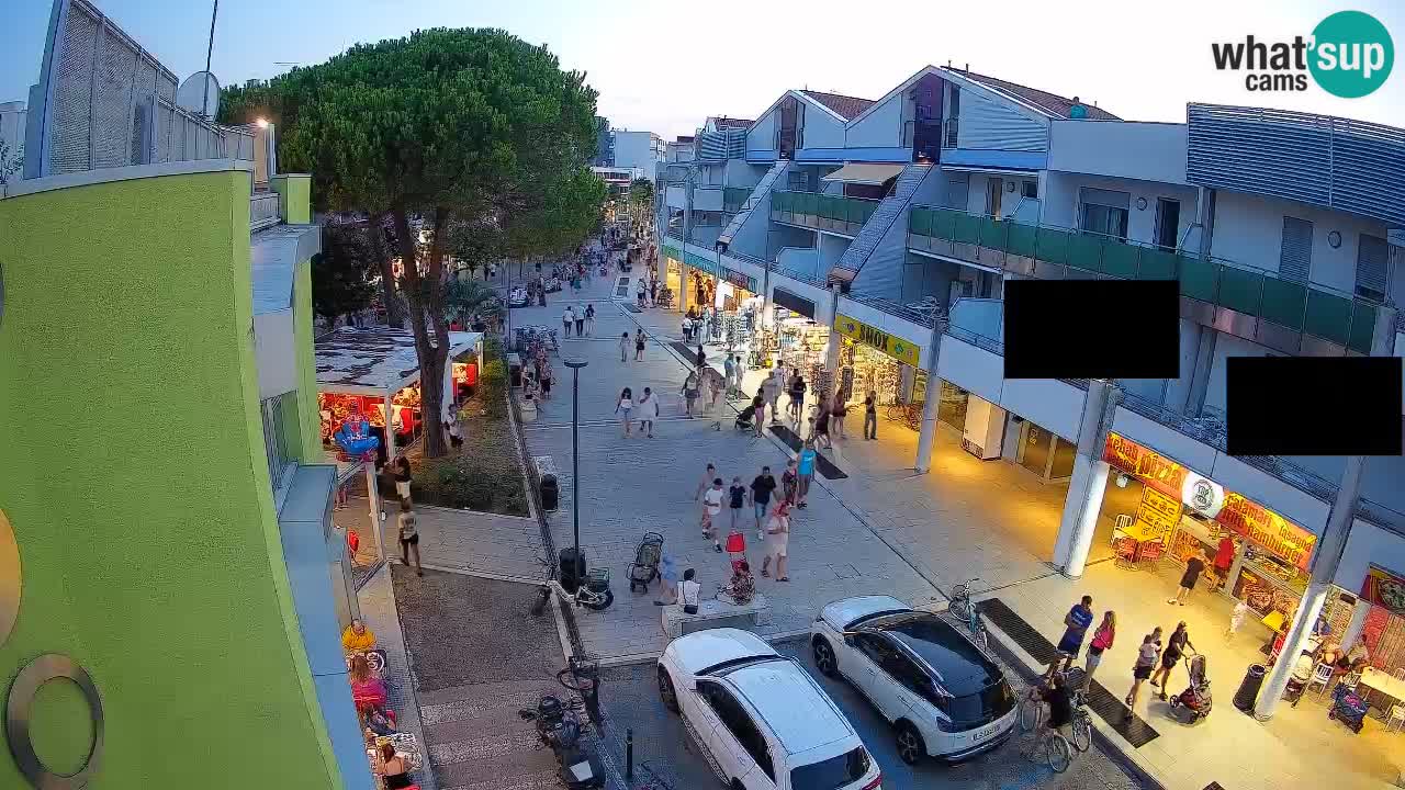 Bibione Shopping Street Webcam – Live View