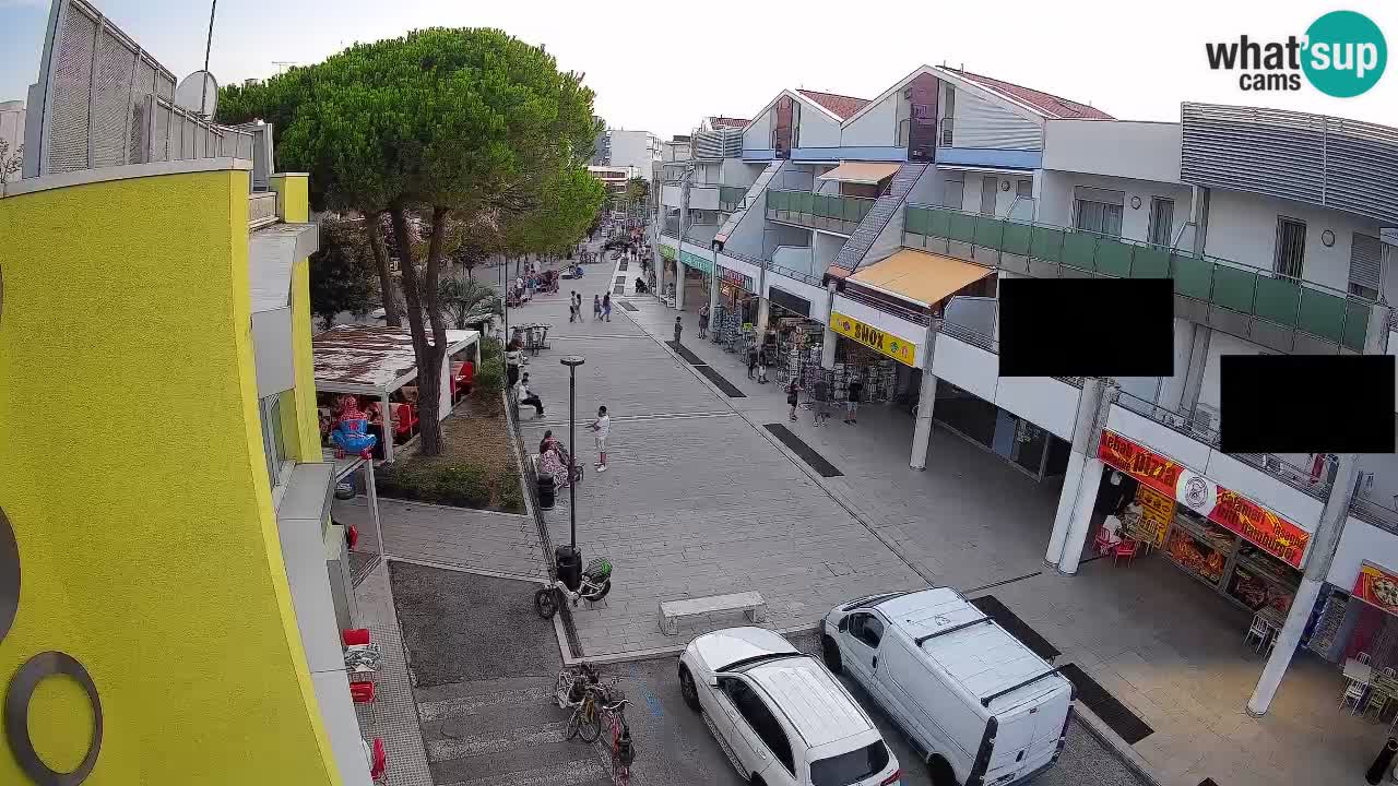 Bibione Shopping Street Webcam – Live View