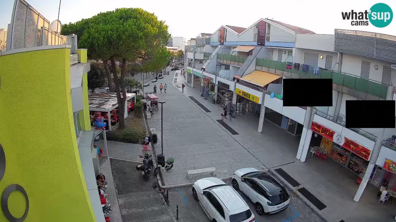 Bibione Shopping Street Webcam – Live View