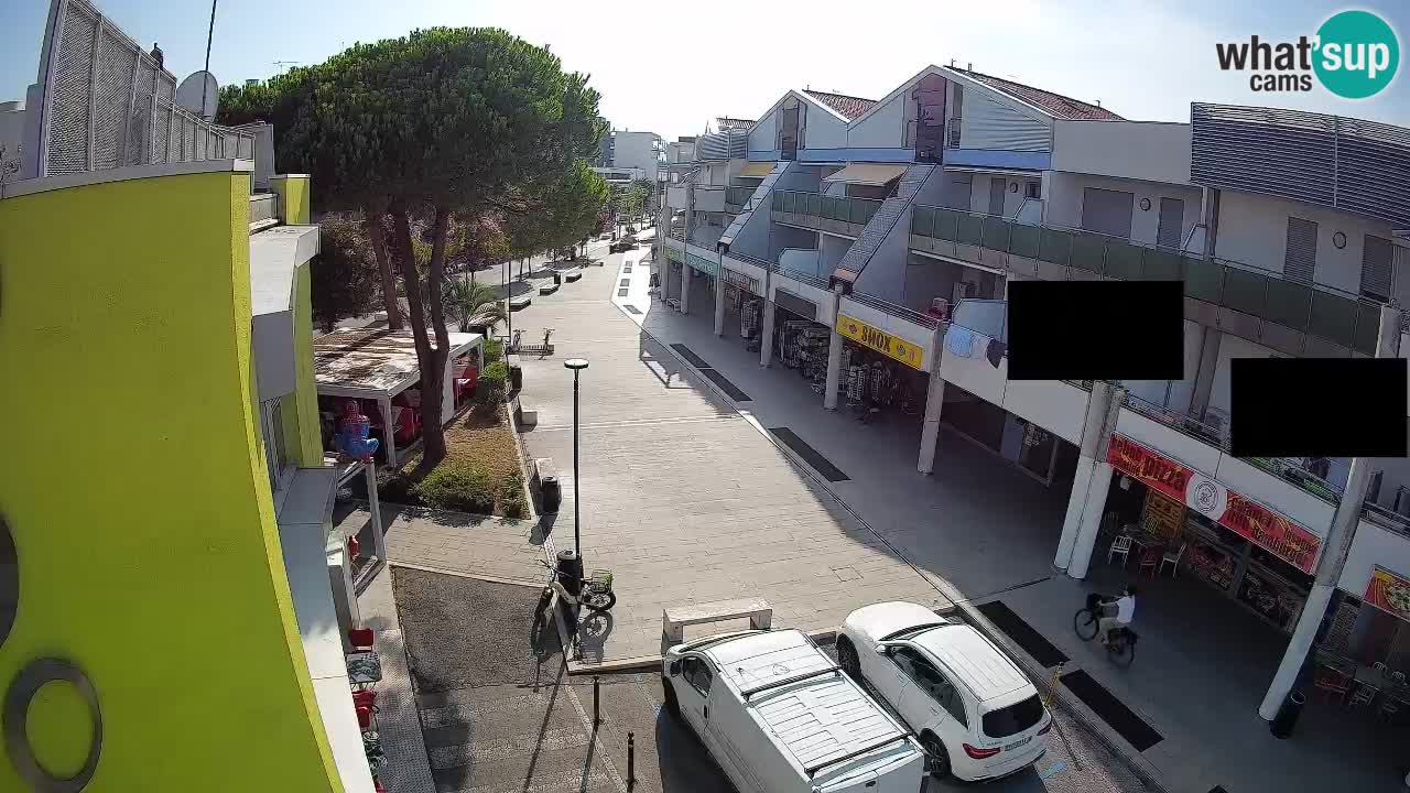 Bibione Shopping Street Webcam – Live View