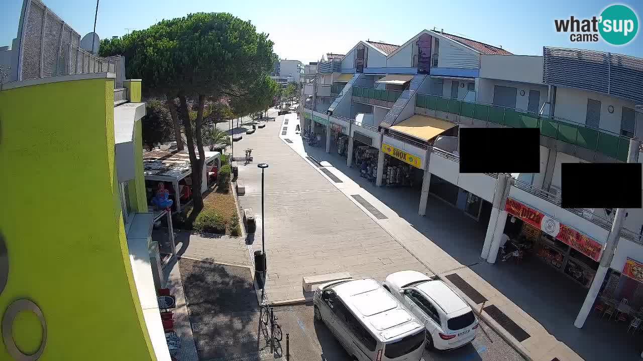Bibione Shopping Street Webcam – Live View