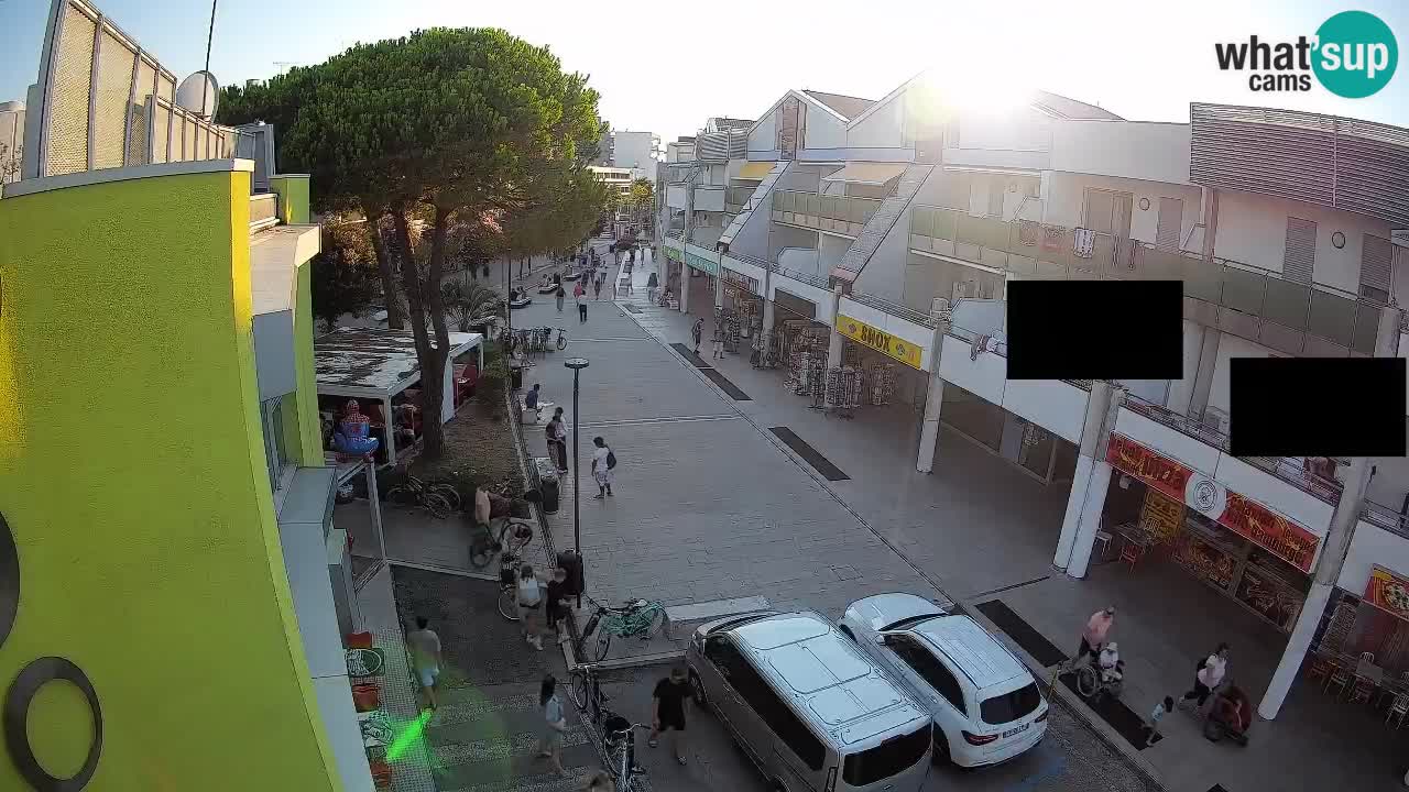 Bibione Shopping Street Webcam – Live View
