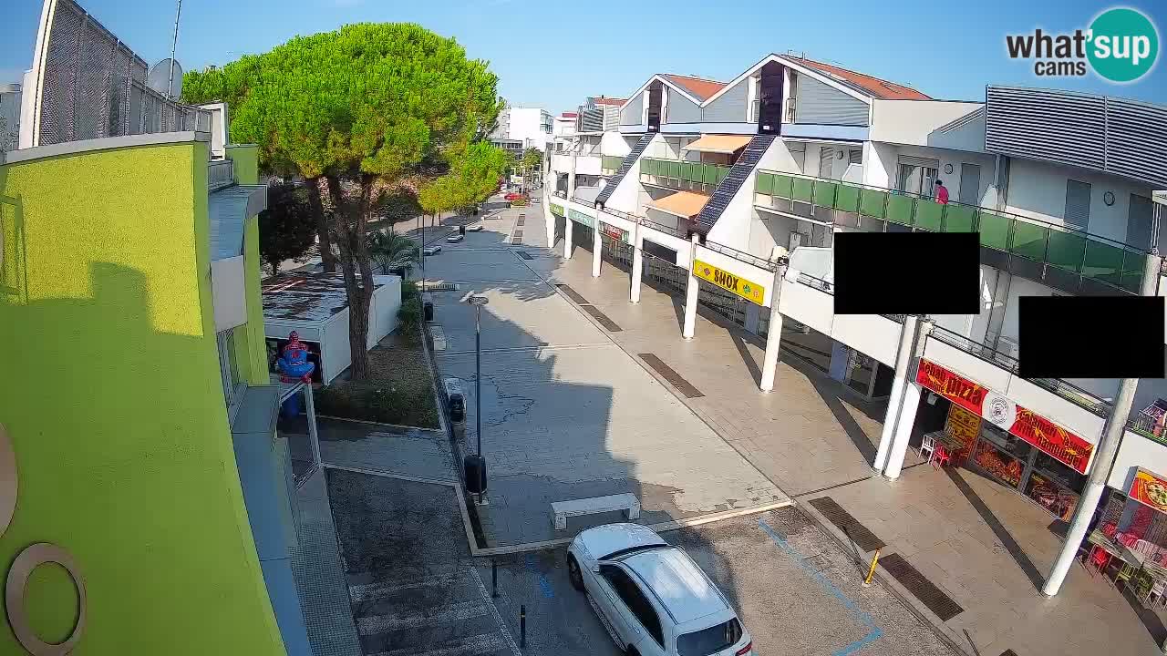 Bibione Shopping Street Webcam – Live View
