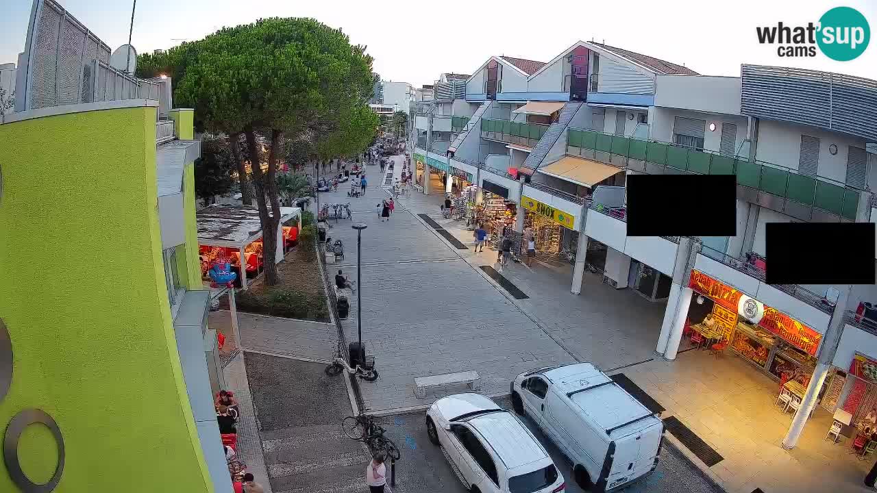 Bibione Shopping Street Webcam – Live View