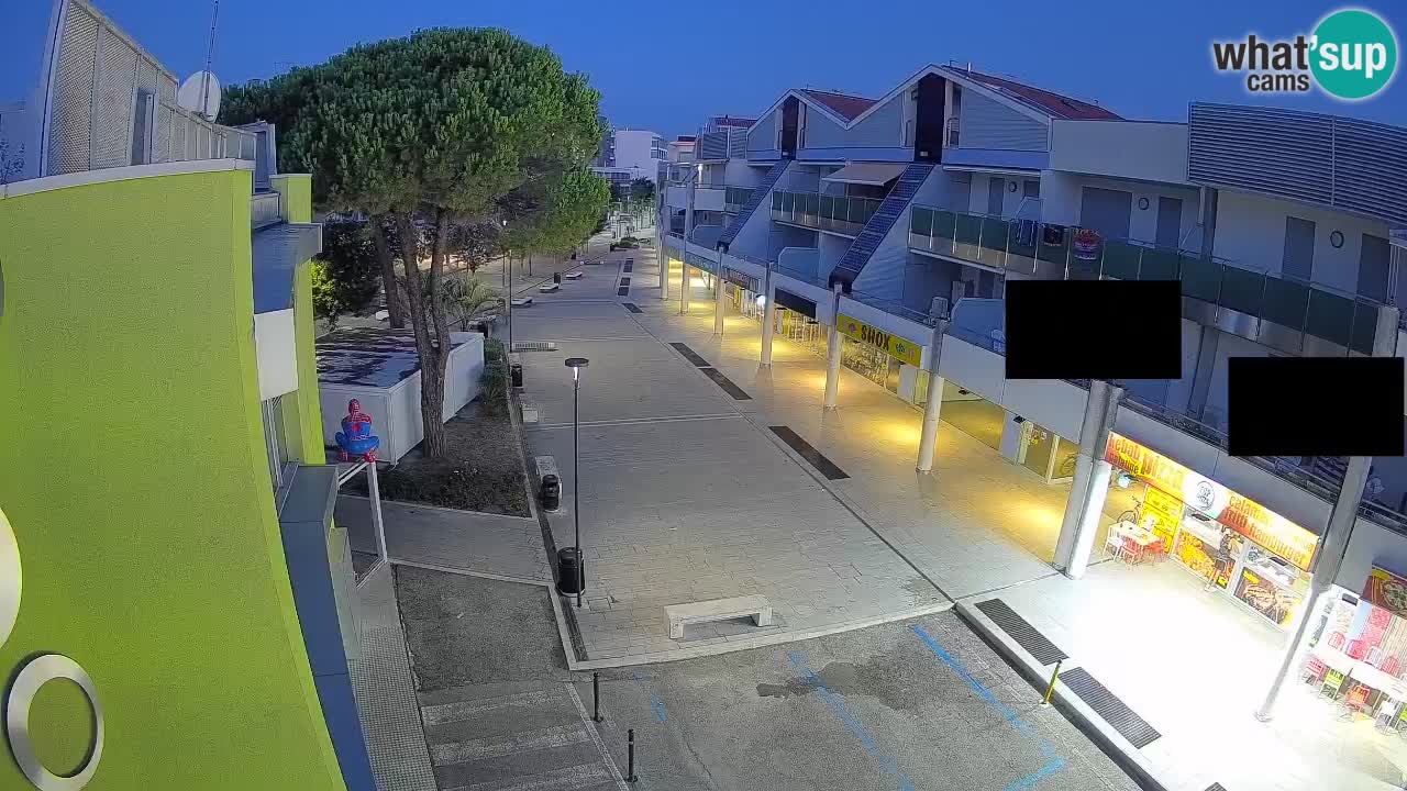 Bibione Shopping Street Webcam – Live View