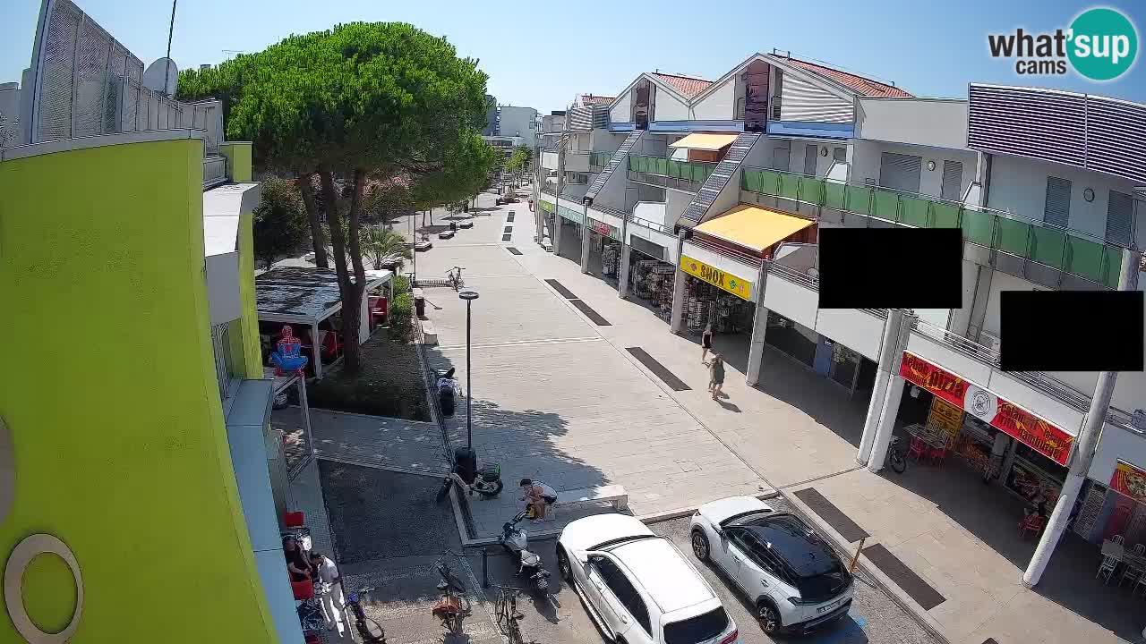 Bibione Shopping Street Webcam – Live View