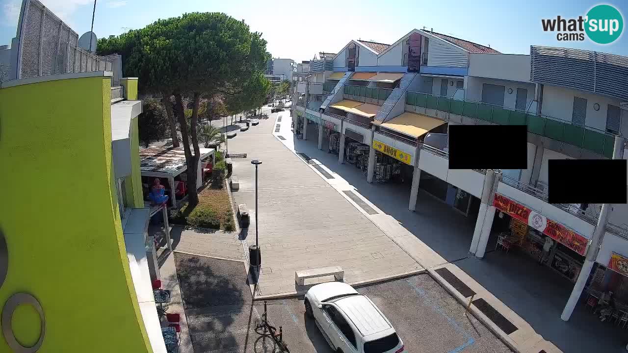 Bibione Shopping Street Webcam – Live View