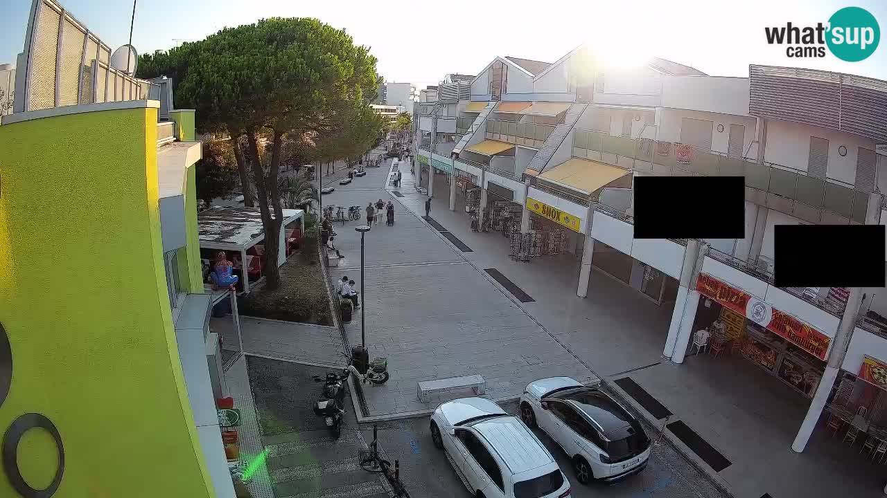 Spletna kamera Bibione Nakupovalna ulica – v živo