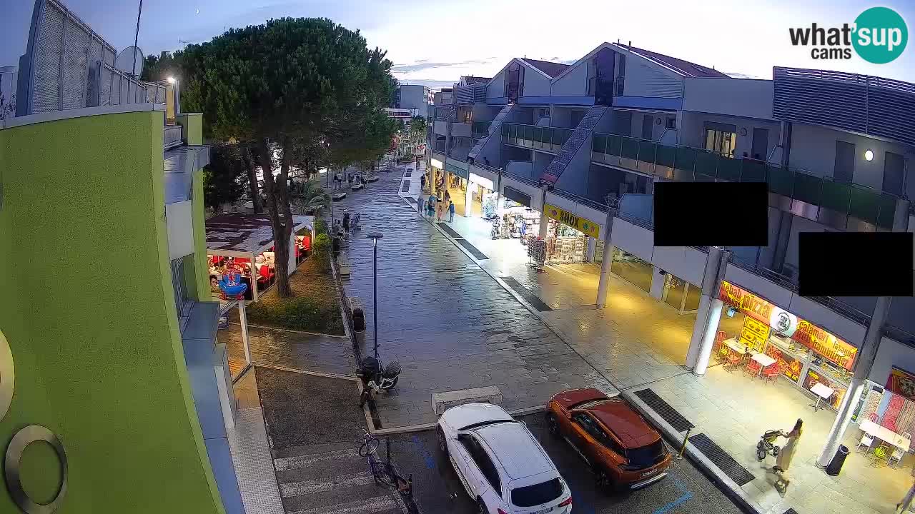 Bibione Shopping Street Webcam – Live View