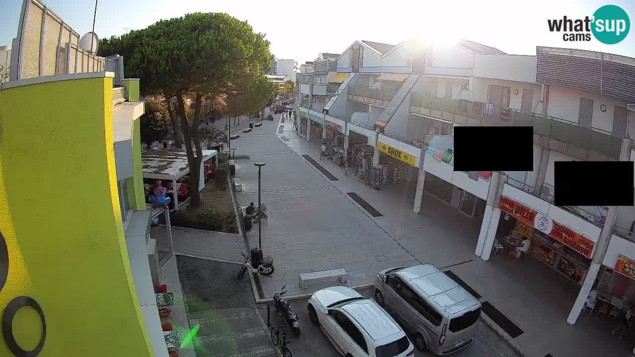 Bibione Shopping Street Webcam – Live View
