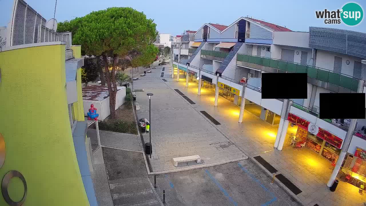 Bibione Shopping Street Webcam – Live View