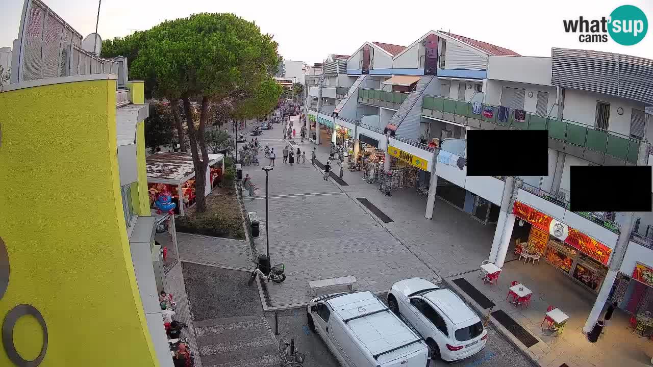 Bibione Shopping Street Webcam – Live View