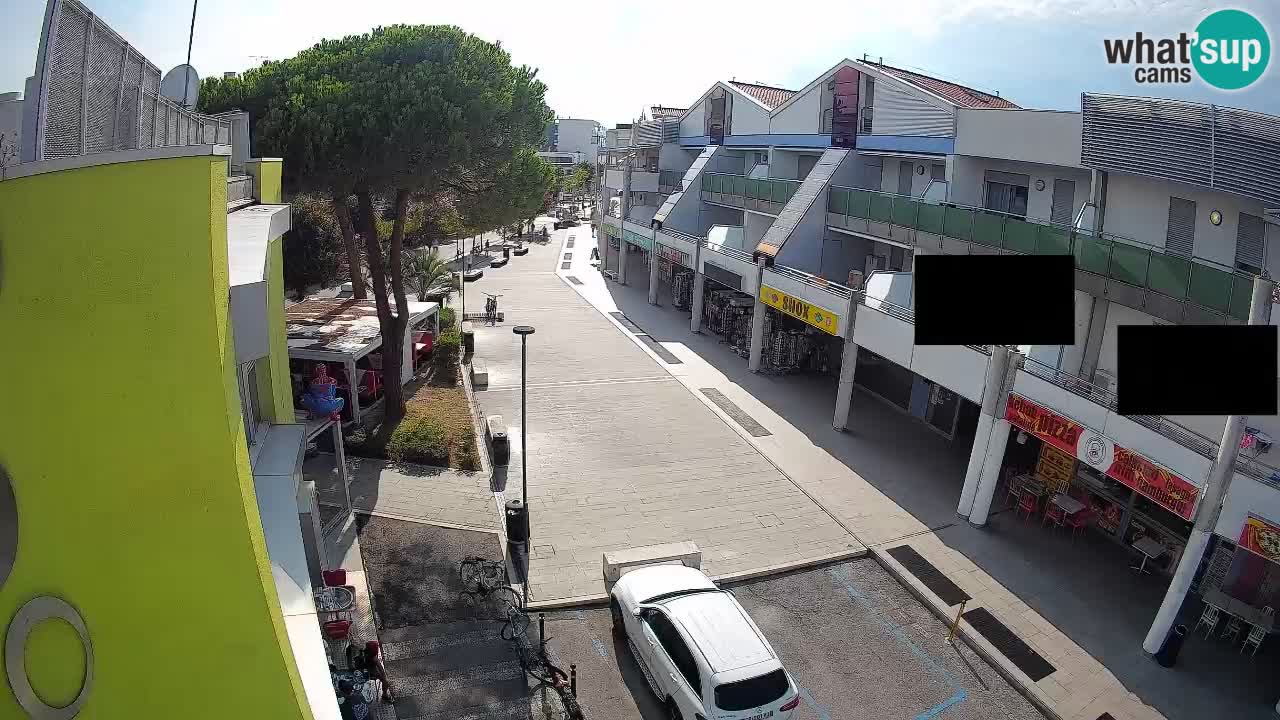 Bibione Shopping Street Webcam – Live View