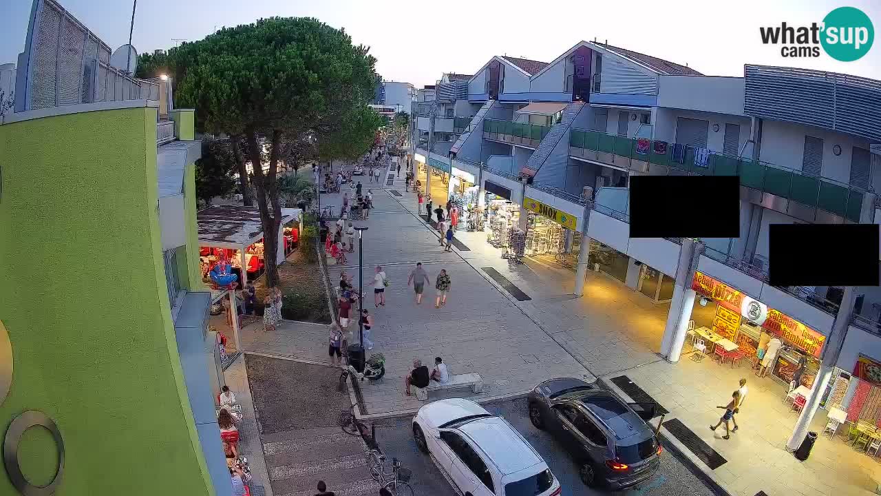 Bibione Shopping Street Webcam – Live View